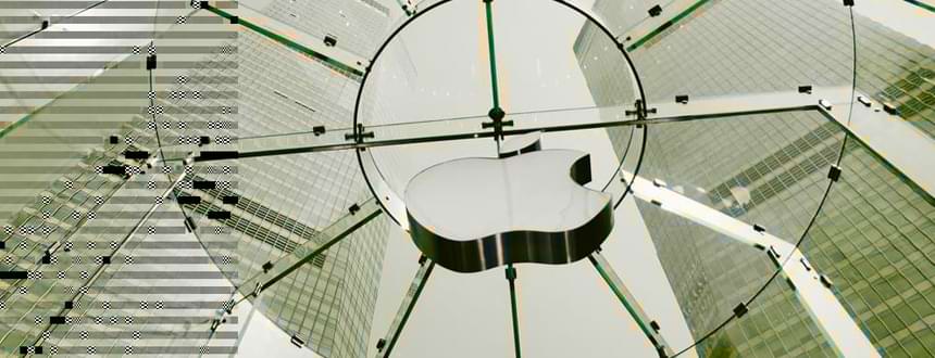 iPhone 14 : Un logo Apple suspendu dans un magasin de Shanghai, où les rumeurs concernant l'iPhone 14 vont bon train.