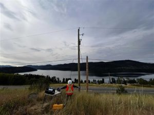 Chantier de déploiement de fibre Internet en région rurale en Colombie-Britannique