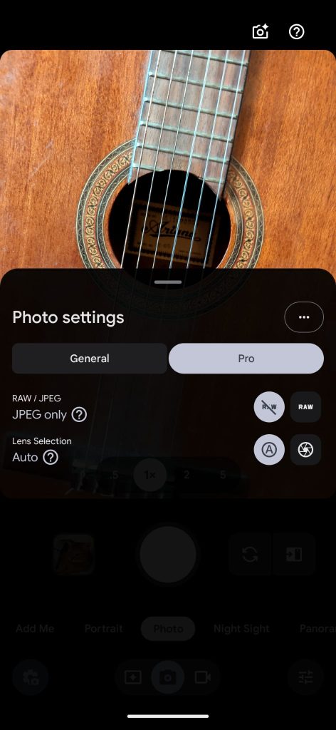 Réglages photo Pro du Pixel 11 Pro Fold avec options RAW, JPEG et sélection de l'objectif.