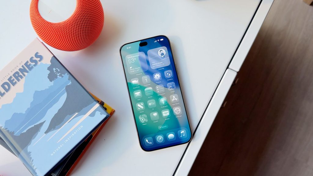 Simulation picture of a possible iPhone 18 Pro with a smaller Dynamic Island
